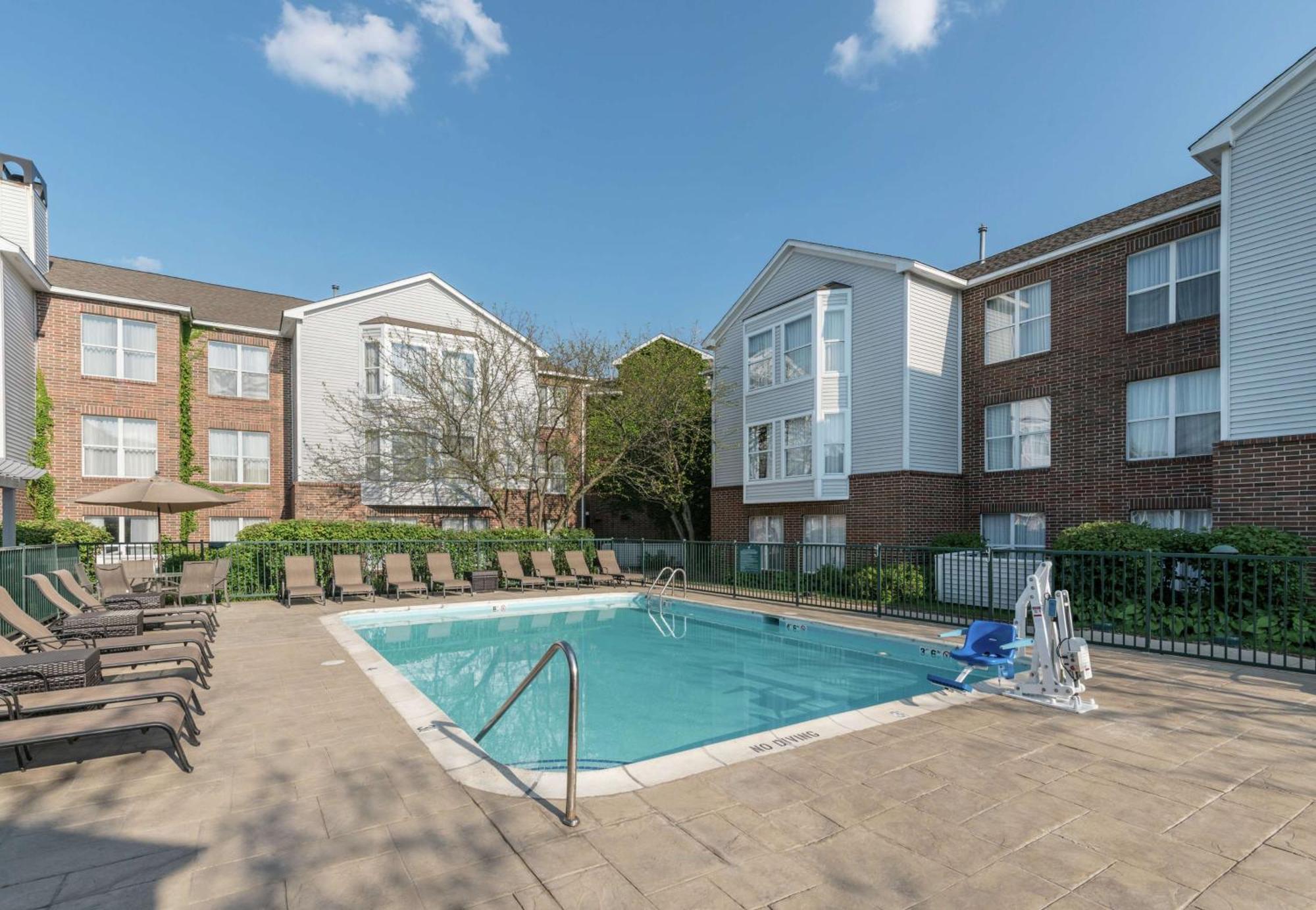 Homewood Suites By Hilton Chicago - Schaumburg Εξωτερικό φωτογραφία